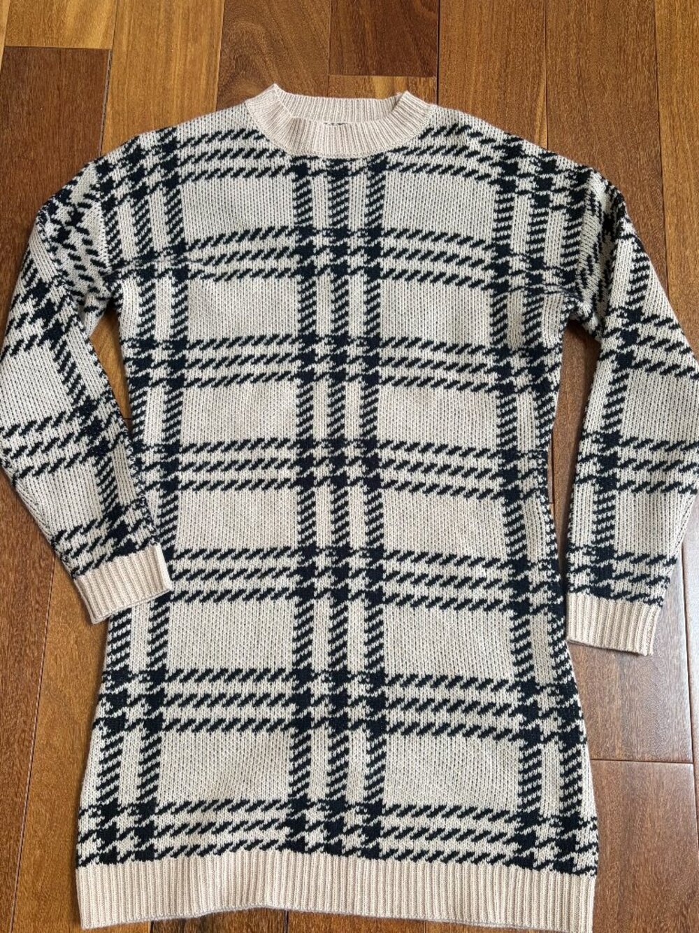 Major Label Group beige and black knit sweater dress